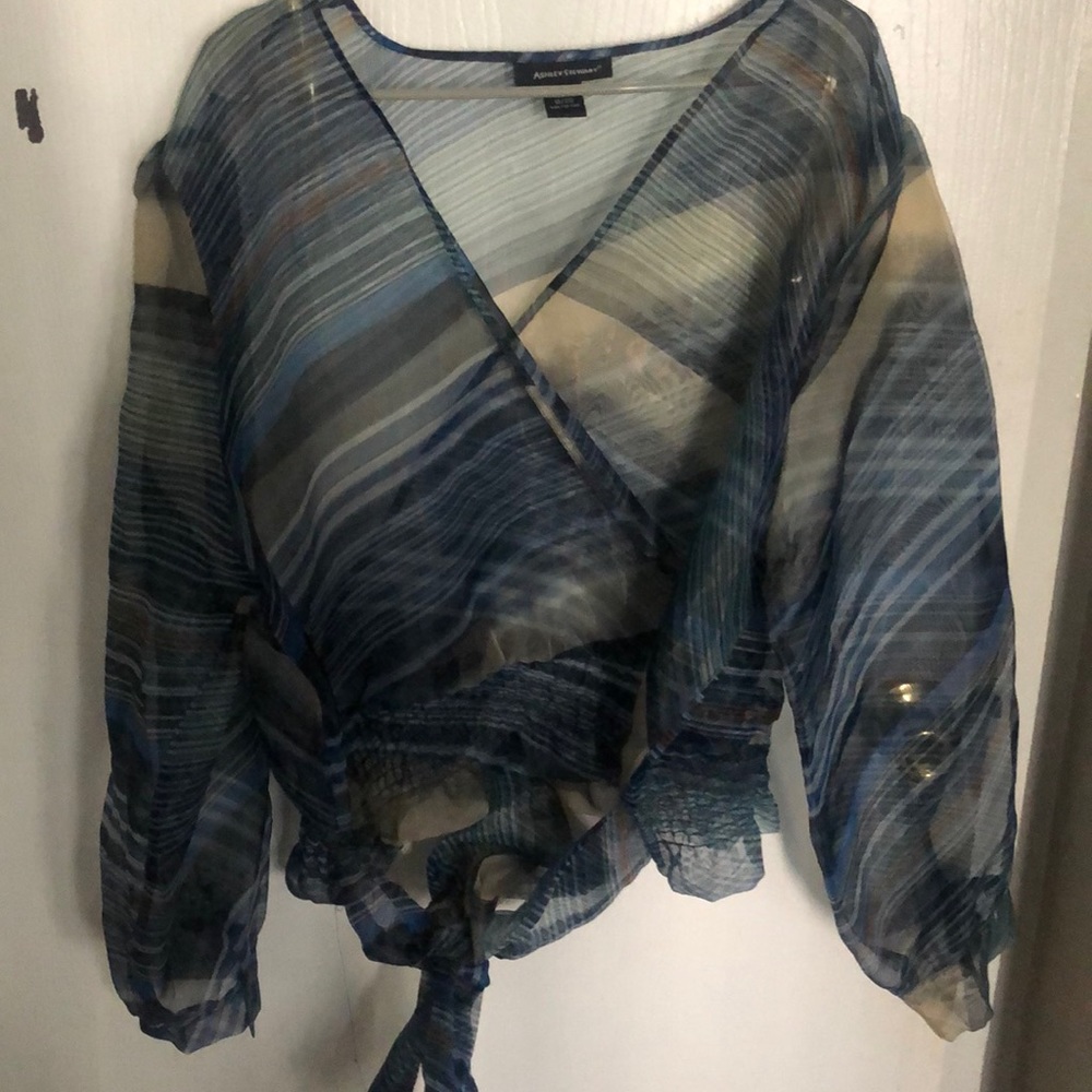 Women’s blue sheer blouse, size 18/20